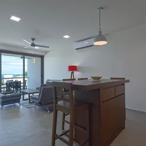 La Poza , Isla Mujeres México